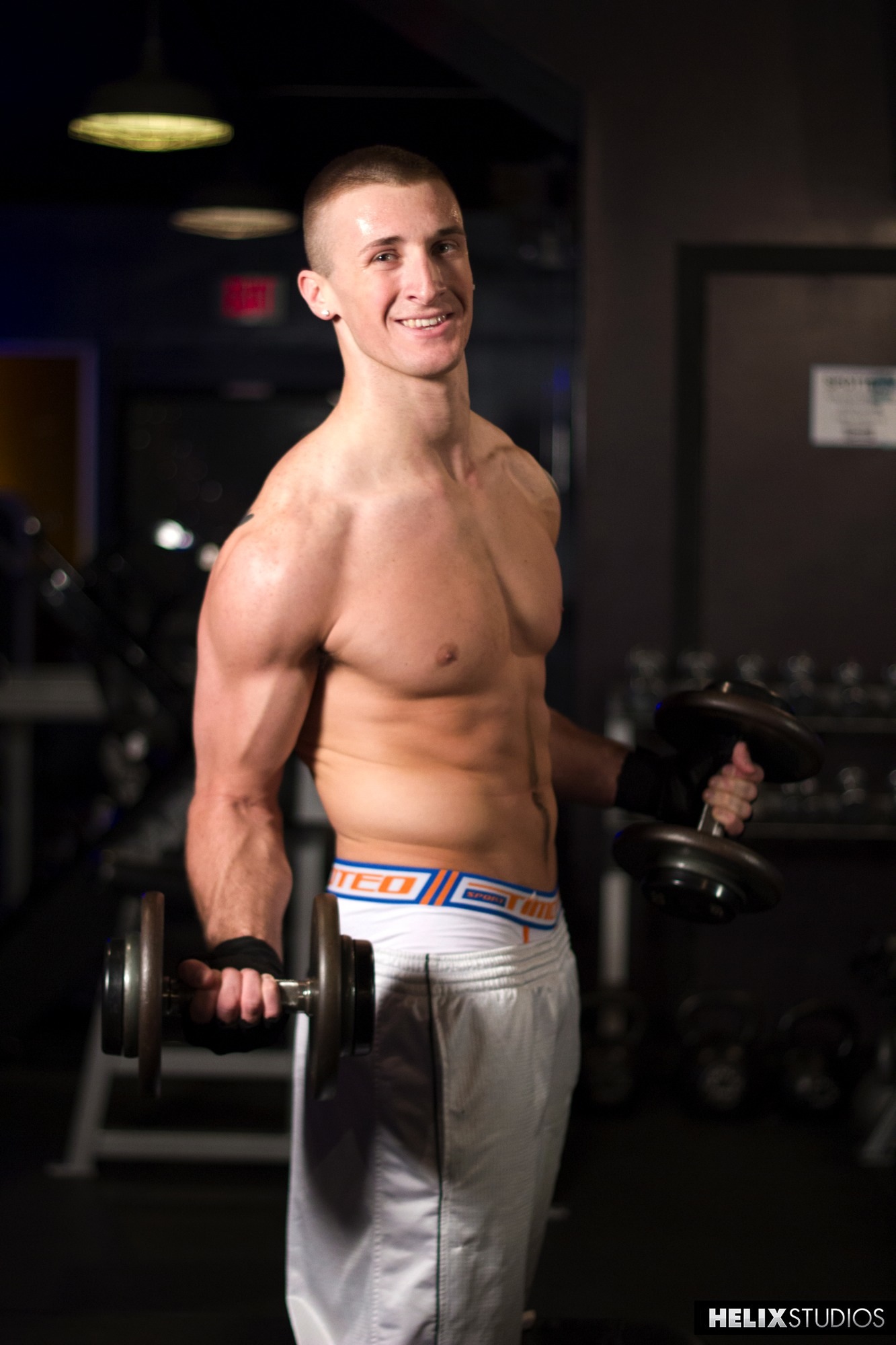 Connor Kline - Hot jock Connor Kline is back at the gym working out and showing off his  bulging muscles